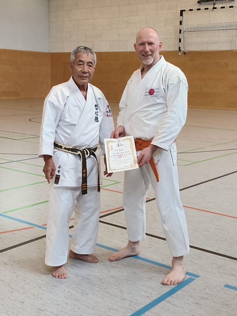 Tamayose Hidemi Sensei und Schüler Mike Forster