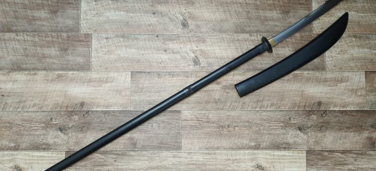Naginata mit Saya und scharfer Klinge