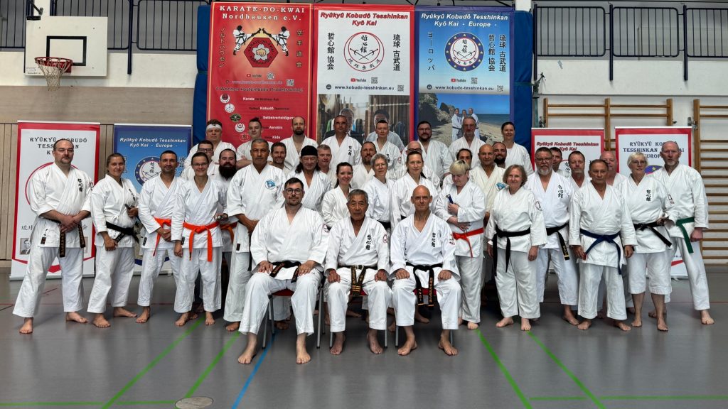 Ryukyu Kobudo Tesshinkan Gruppenbild mit Tamayose Hidemi Sensei am 12.07.2026